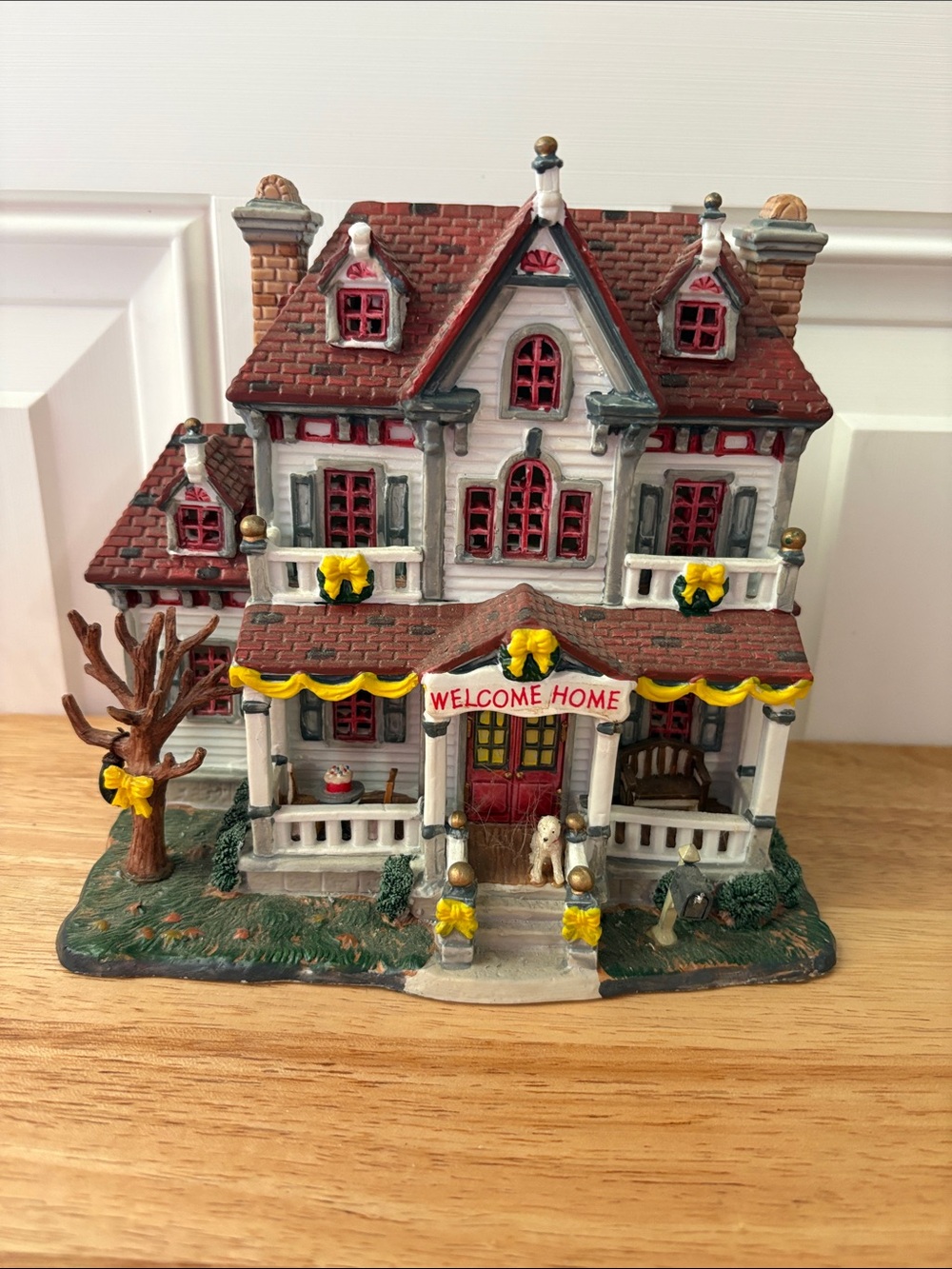 Lemax 2005-Welcome Home Decorative Holiday House - White and Red